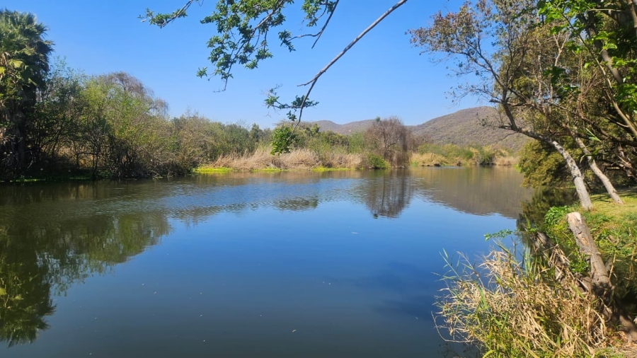 Commercial Property for Sale in Zoutpansdrift North West